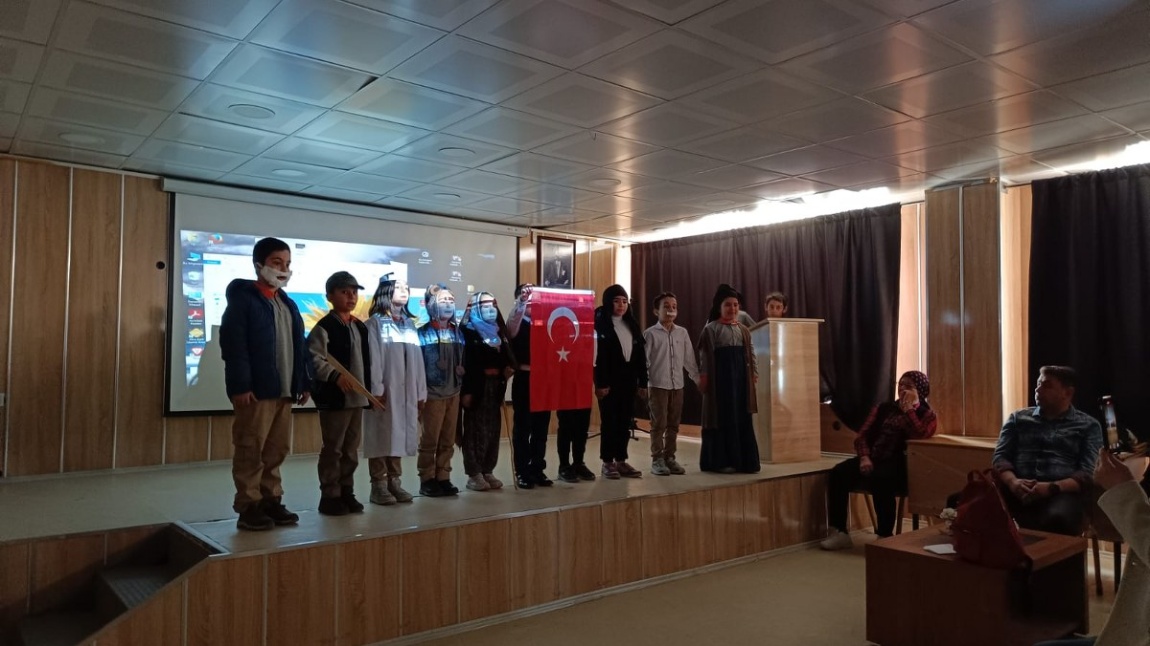OKULUMUZDA 12 MART İSTİKLAL MARŞI'NIN KABULÜ VE 18 MART ÇANAKKALE ZAFERİ ANMA PROGRAMI 